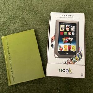 Barnes & Noble Nook Tablet 7 in 16gb wifi EReader with Case